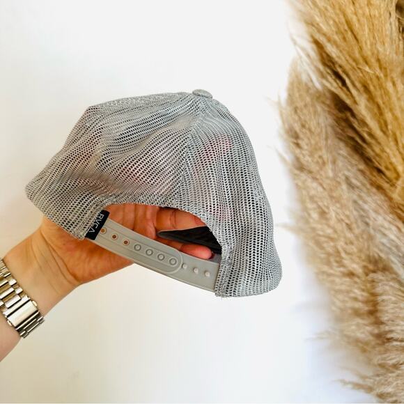 MENS RVCA Silver Grey Mesh Trucker Black Logo Snap Back Adjustable Baseball Hat - Picture 8 of 8